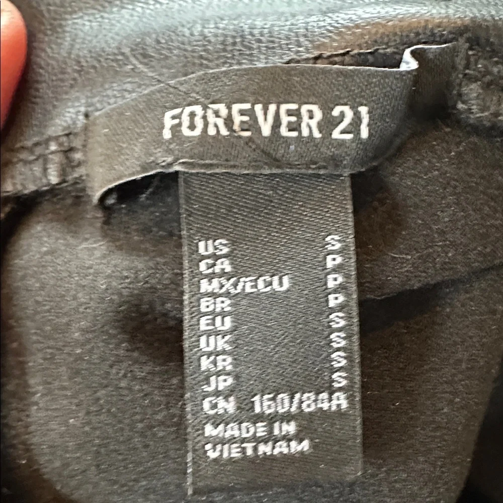 Black Faux Leather Crop Top forever 21 small - Picture 2 of 2